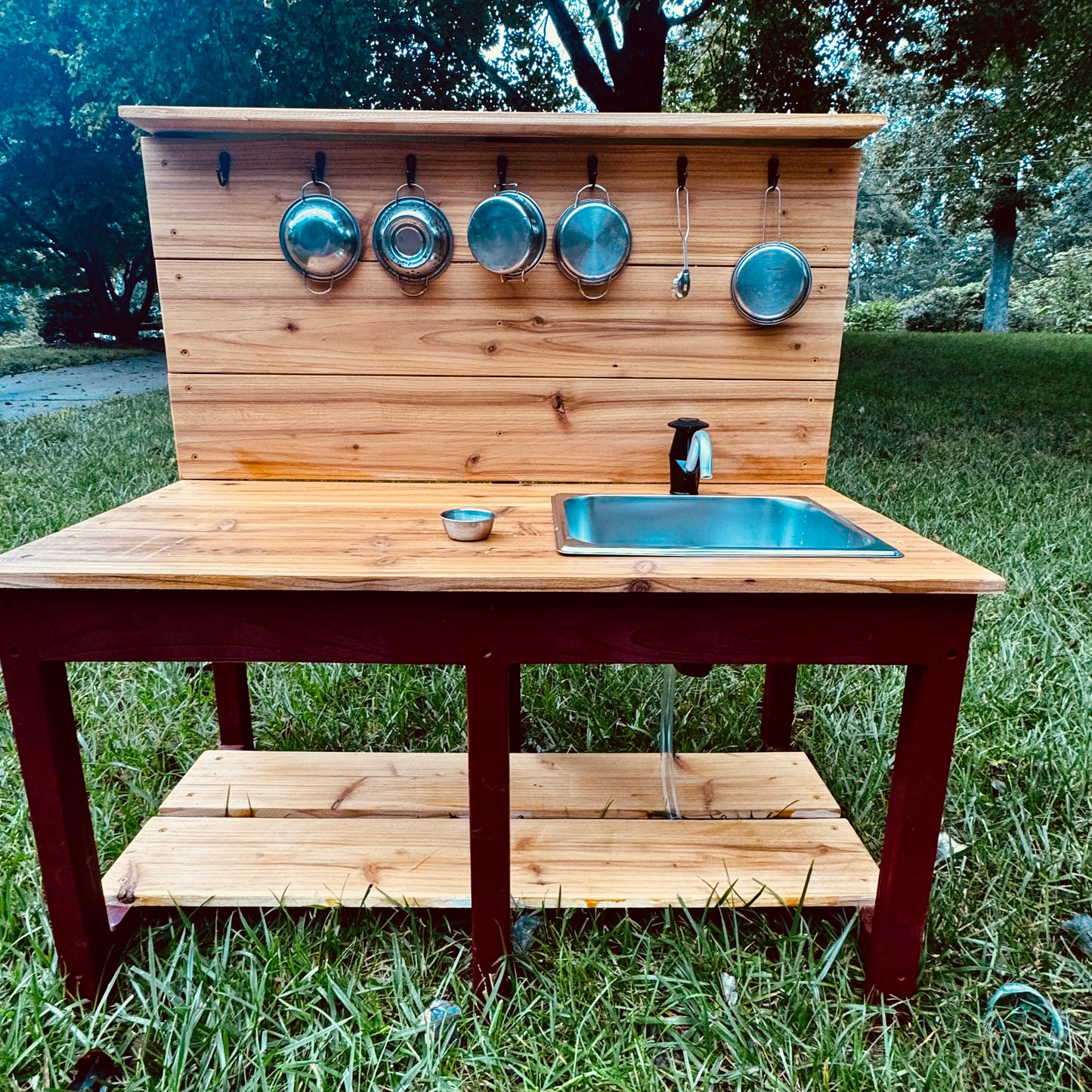 Compact Mud Kitchen – Sturdy & Kid-Sized
