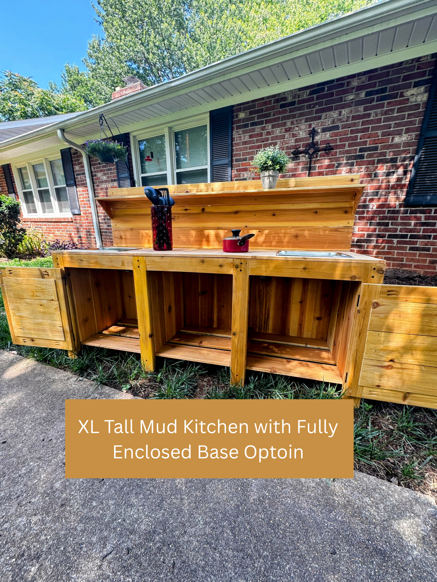 Deluxe Cedar Mud Kitchen
