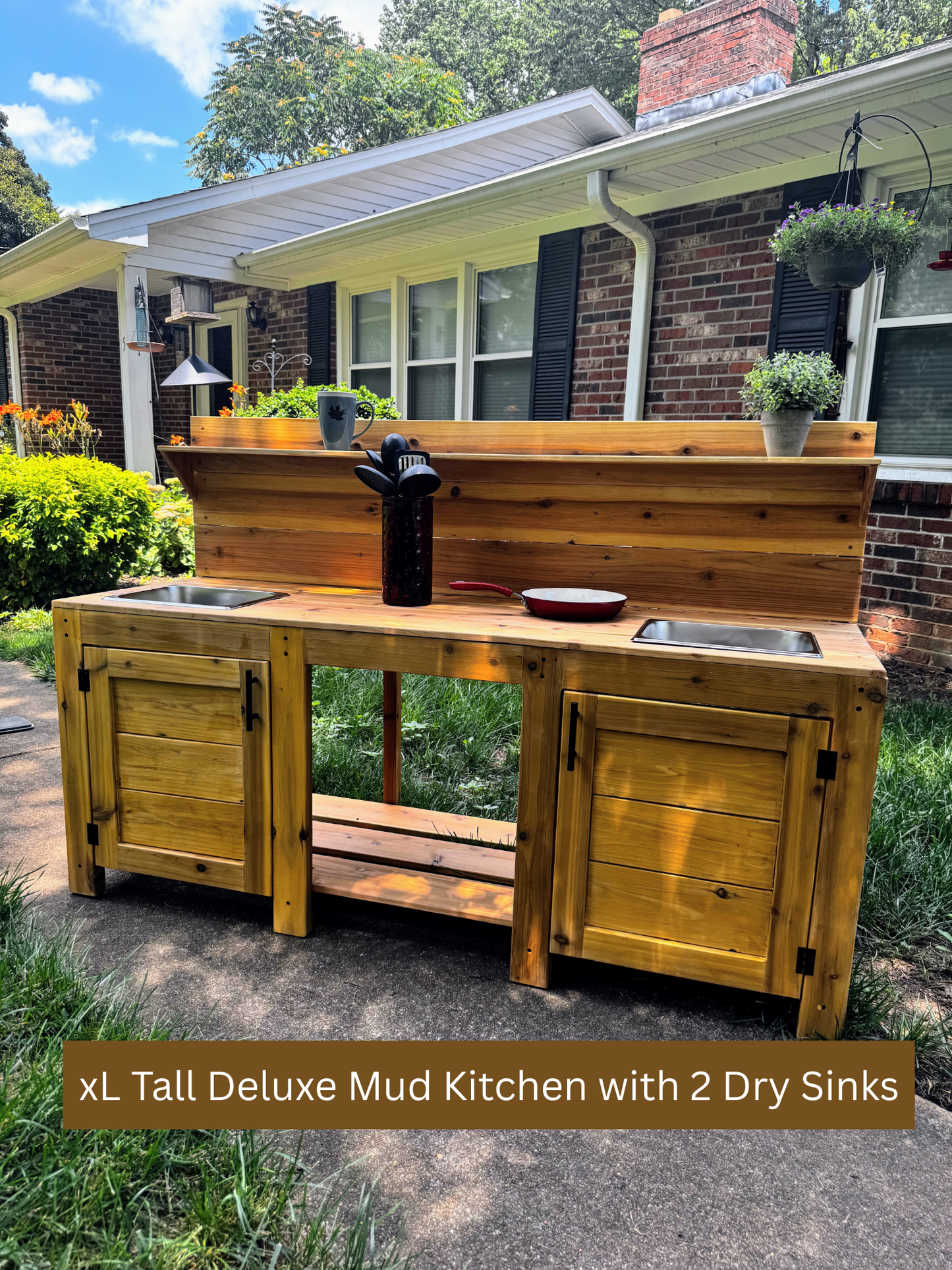 Deluxe Cedar Mud Kitchen