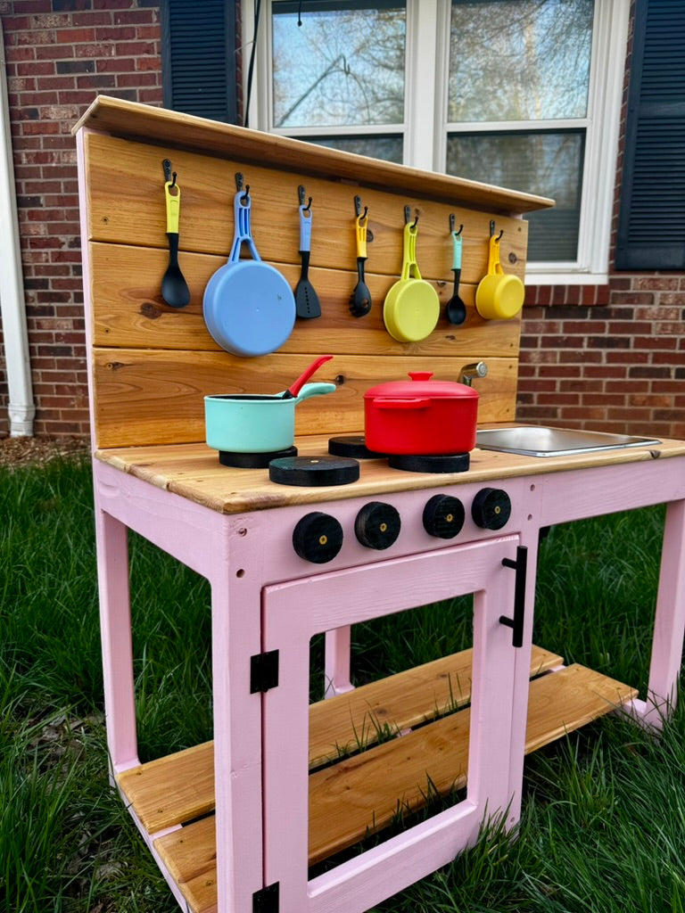 Compact Outdoor Mud Kitchen for Kids - Sturdy Wooden Play Kitchen