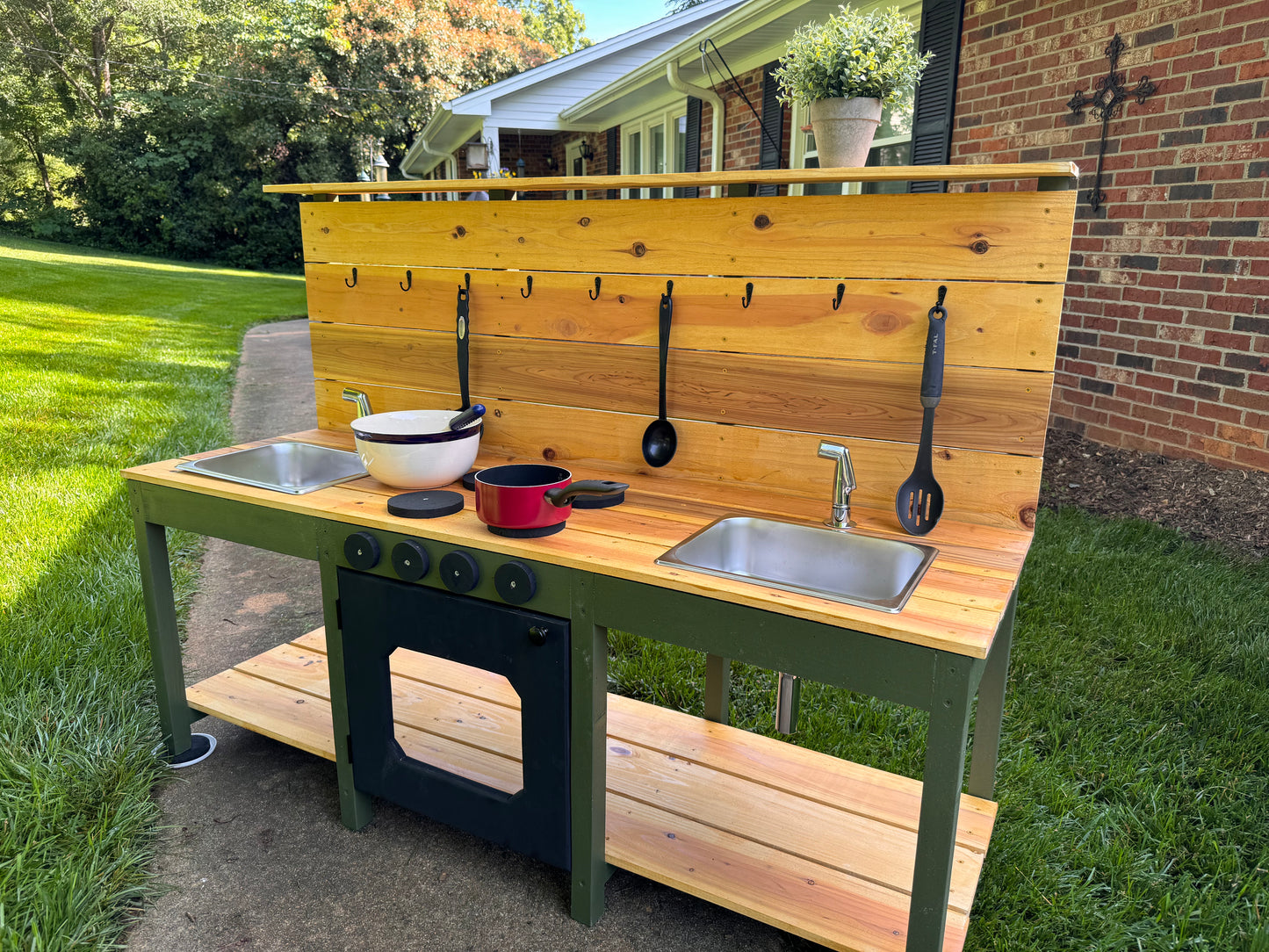 Kids Mud Kitchens