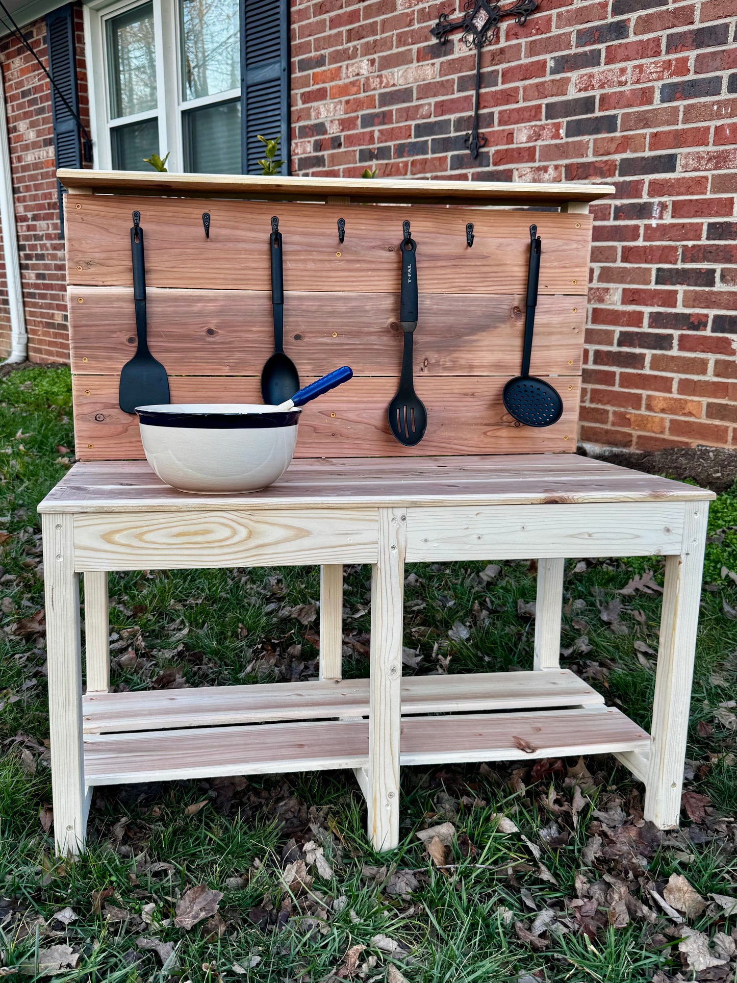 Compact Outdoor Mud Kitchen for Kids - Sturdy Wooden Play Kitchen
